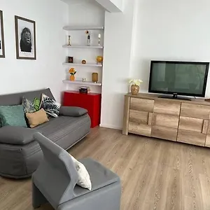 Le Building: 5 Pax Centre Appartement
